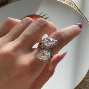 Elegant Silver Teardrop Ring